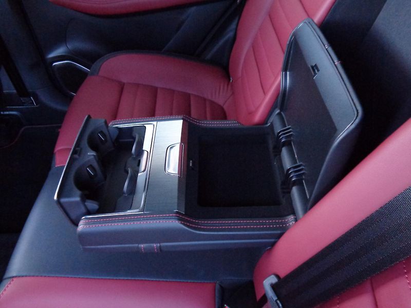 MG EHS 1,5 PHEV 10 AT, Exclusive - fotka 26 z 41