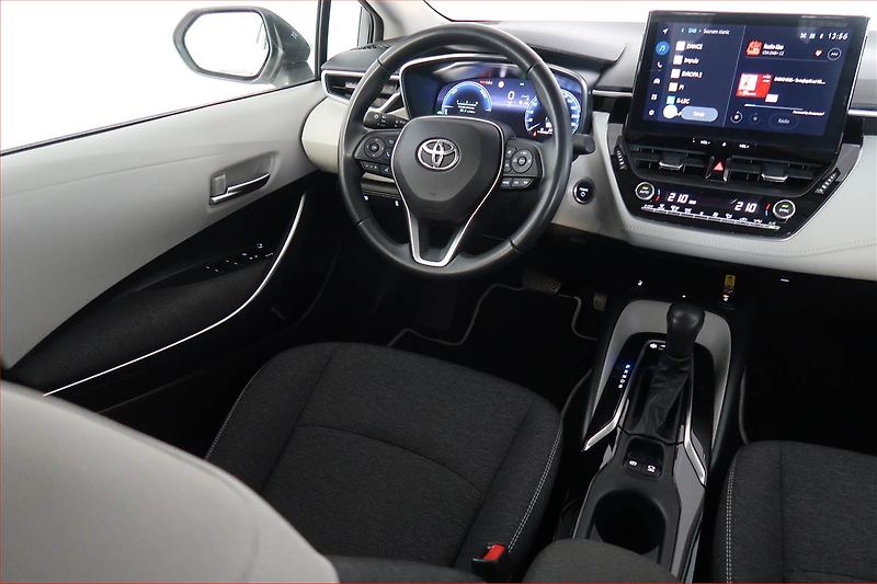 Toyota Corolla (2024) 1.8 Hybrid - fotka 7 z 19