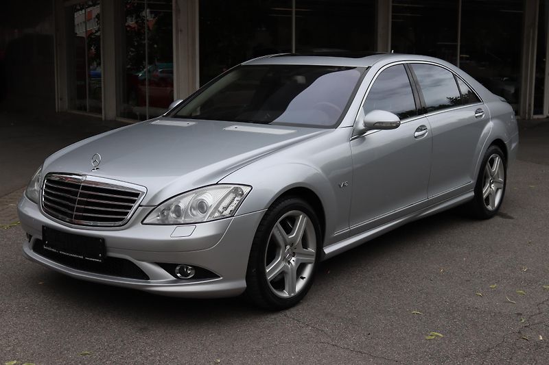 Mercedes-Benz Třídy S S 600 L 5.5 V12 AMG 380kW - fotka 17 z 50