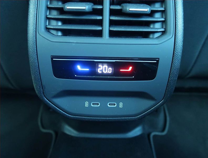 Seat Leon (2025) 1.5 TSI - fotka 18 z 19