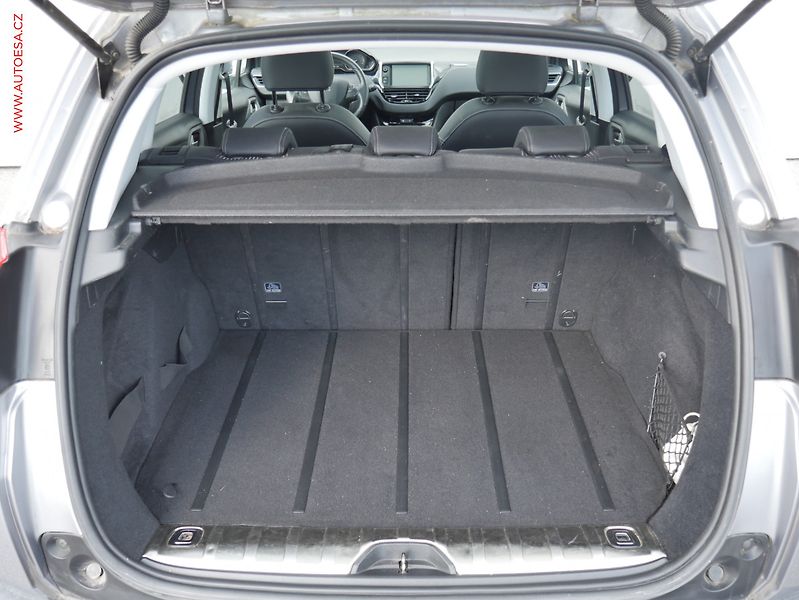 Peugeot 2008 (2015) 1.2PT, Allure - fotka 7 z 15