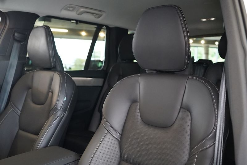 Volvo XC90 T8 PLUS Dark, Vzduch,Ventilace - fotka 21 z 50
