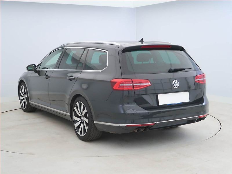 Volkswagen Passat (2015) 2.0 TDI, Automat, Serv.kniha - fotka 4 z 17
