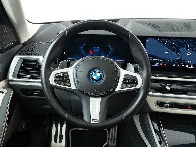 BMW X5 xDrive50e - fotka 13 z 23