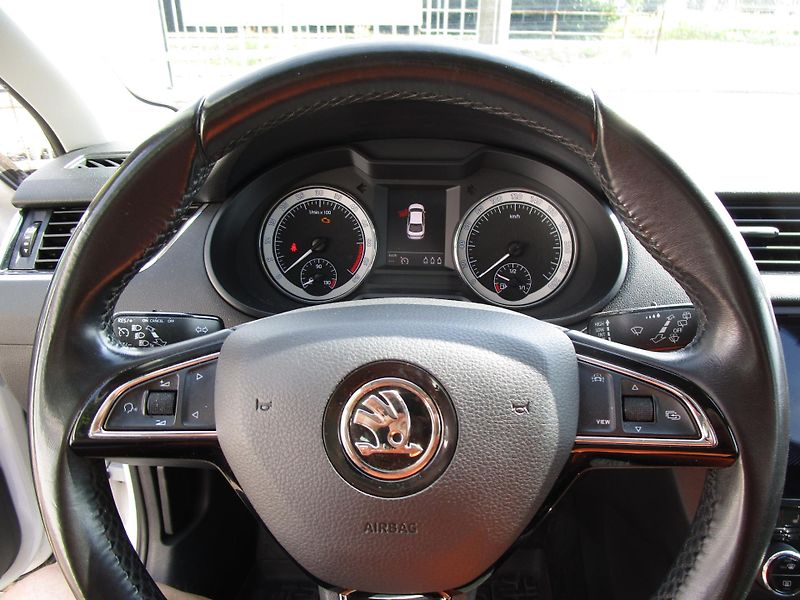 Škoda Octavia 1,6TDI-88KW-KOUPEN ČR-NOVÁ STK - fotka 11 z 15