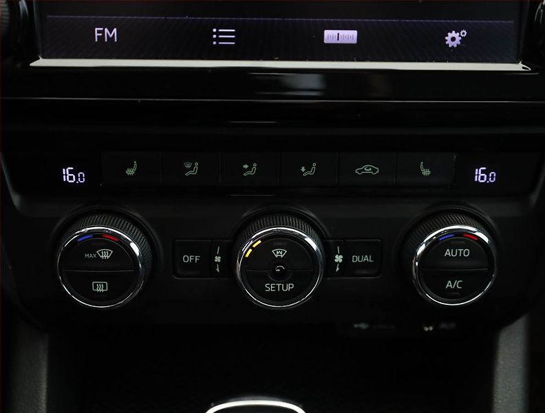 Škoda Octavia (2015) RS 2.0 TSI, Automat, ČR,1.maj - fotka 13 z 18