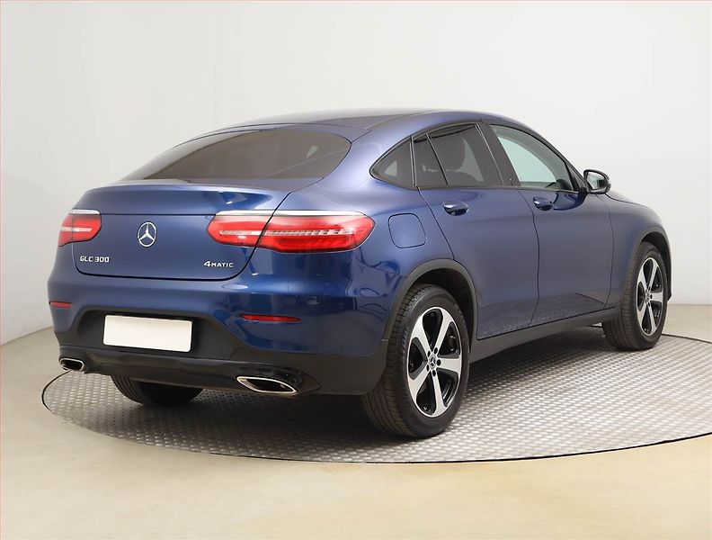 Mercedes-Benz GLC (2018) 300 - fotka 5 z 25