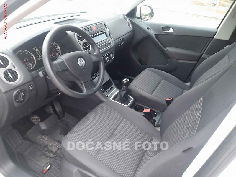 Volkswagen Tiguan (2010) 2.0TDi 4x4, servis.kniha, AC - fotka 3 z 3
