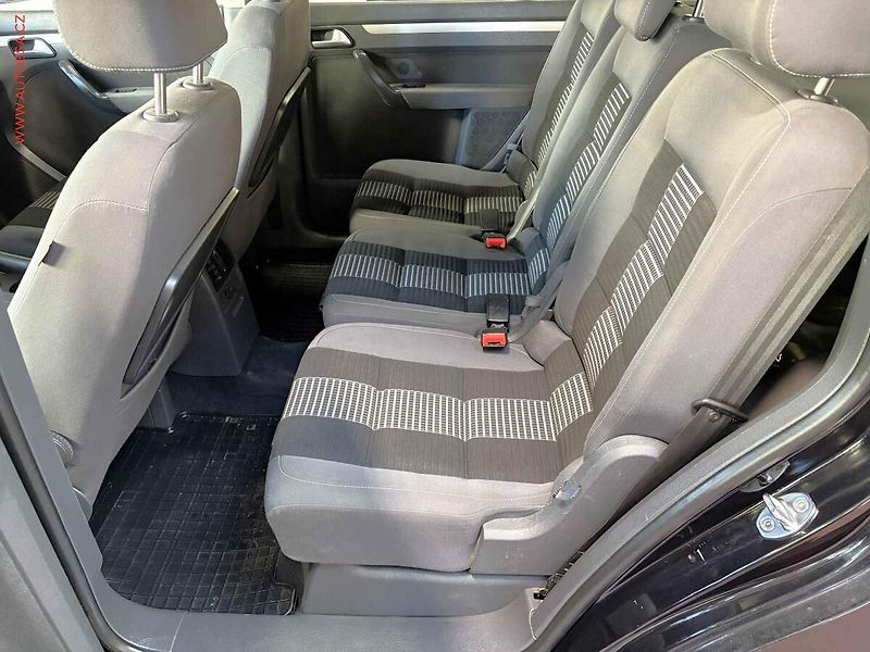 Volkswagen Touran (2008) 2.0 - fotka 10 z 14