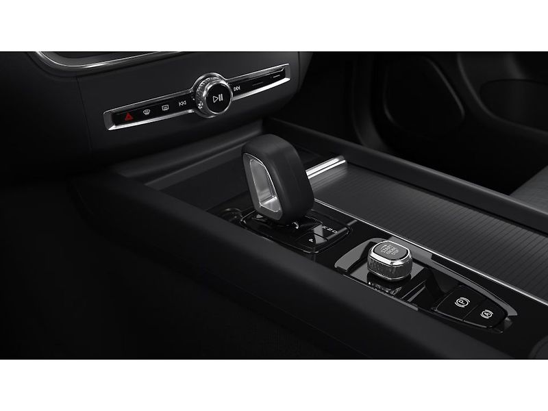 Volvo XC60 CORE T6 AWD 262kW - fotka 10 z 13