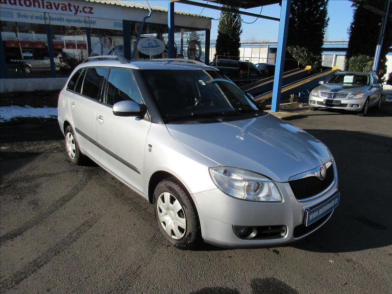 Škoda Fabia 1,2 HTP 51kW Combi - fotka 3 z 33