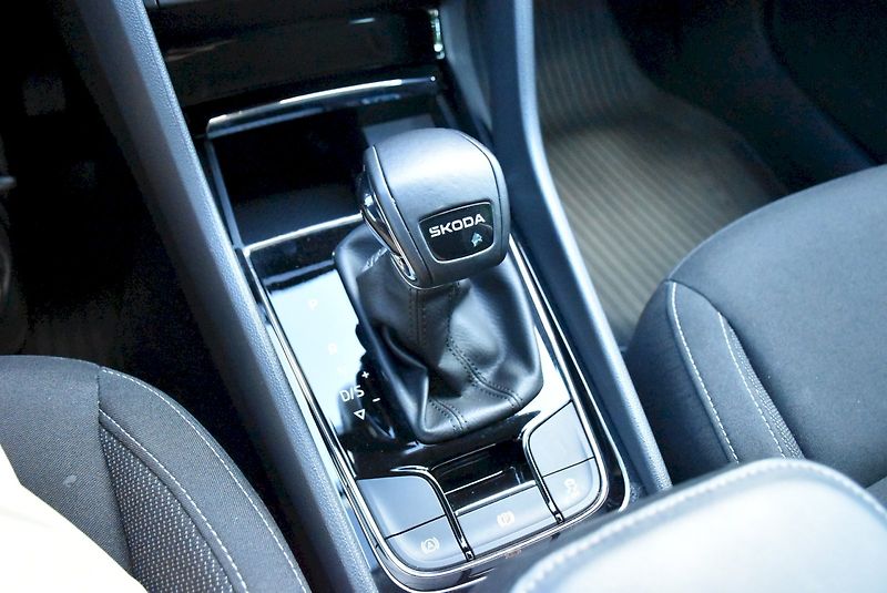 Škoda Karoq (2024) Selection 1.5 TSI DSG - fotka 24 z 33