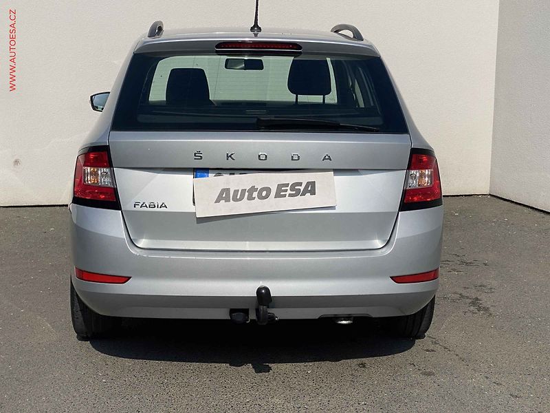 Škoda Fabia (2021) 1.0 TSi, 2.maj,ČR, Ambition - fotka 5 z 18