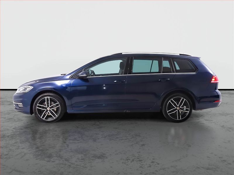 Volkswagen Golf (2018) Highline 2.0 TDI, Serv.kniha - fotka 3 z 21