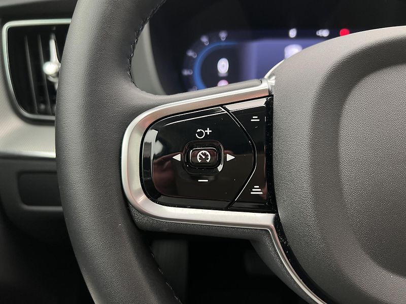 Volvo XC60 T6 AWD RECHARGE PLUS REZERVACE - fotka 26 z 46