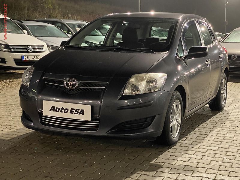 Toyota Auris (2009) 1.3 VVT-i, 1.maj,ČR, Terra - fotka 3 z 16