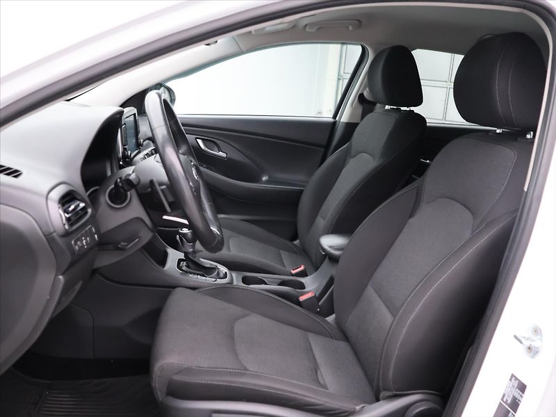 Hyundai i30 1,6 CRDi 85kW Aut. Style CZ - fotka 11 z 36