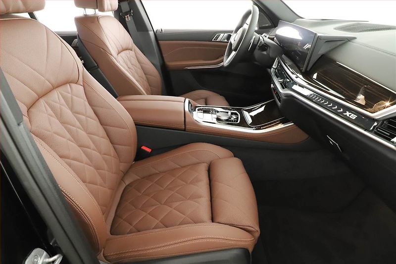 BMW X5 (2024) xDrive30d, M Paket, ventilace - fotka 7 z 28