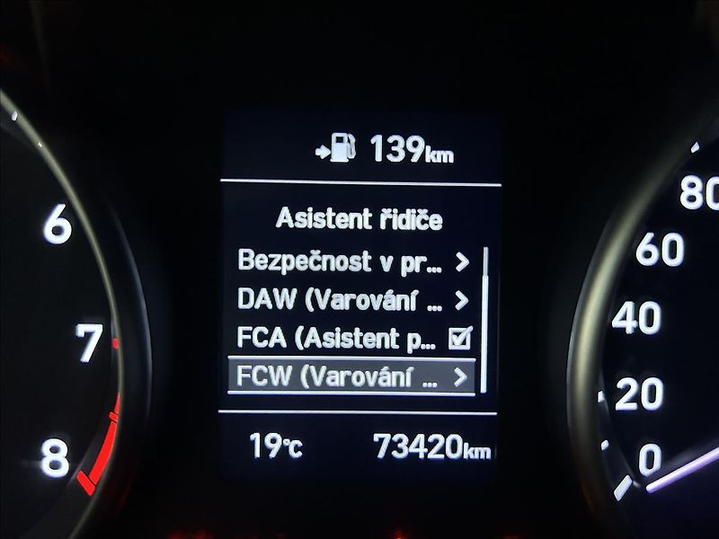 Hyundai i30 1,0   TGDI 88kW,FASTBACK,ČR,1. - fotka 13 z 22