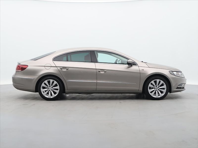 Volkswagen CC 2.0 TDI 103kW DSG Xenon CZ - fotka 8 z 31