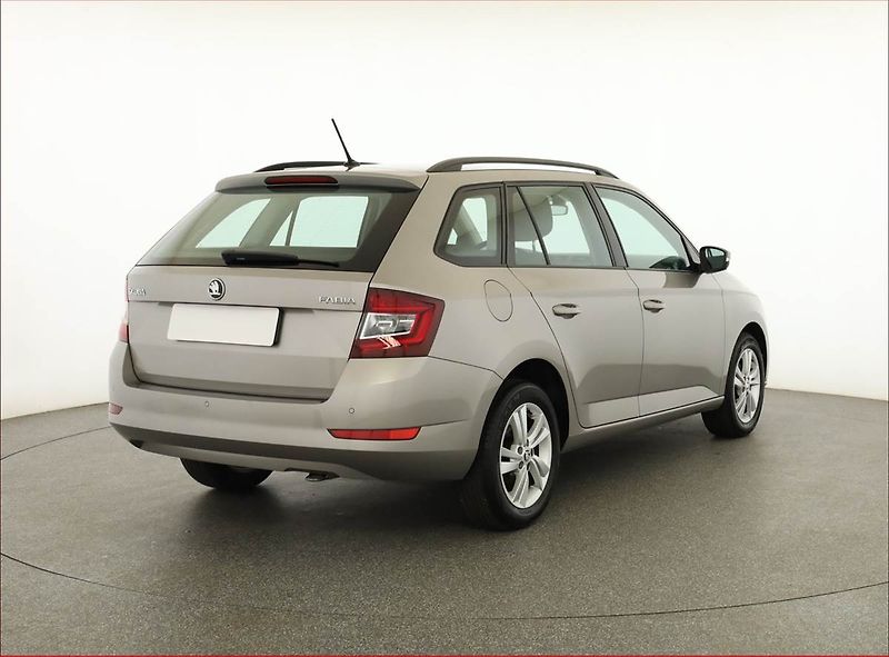 Škoda Fabia (2019) Style 1.0 TSI, Serv.kniha - fotka 5 z 16