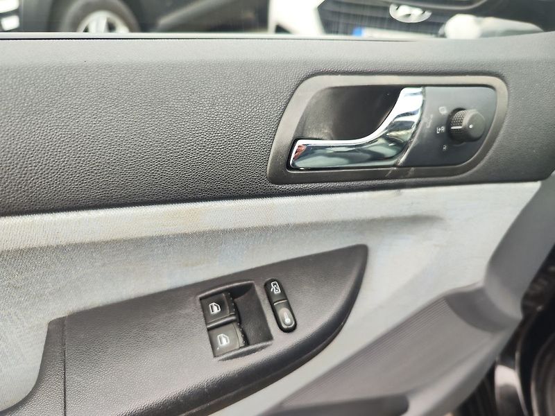 Škoda Fabia 1.4i 16V/55kW Comfort - fotka 22 z 22
