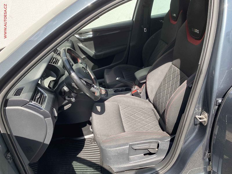 Škoda Octavia (2018) 2.0 TDi, RS, DSG - fotka 9 z 20