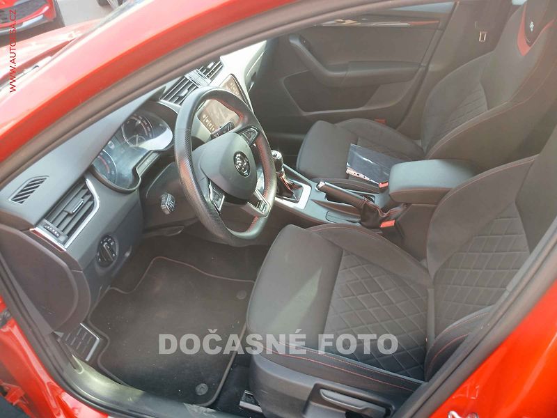 Škoda Octavia (2017) 2.0 TSI, ČR, LED, autoAC - fotka 3 z 3