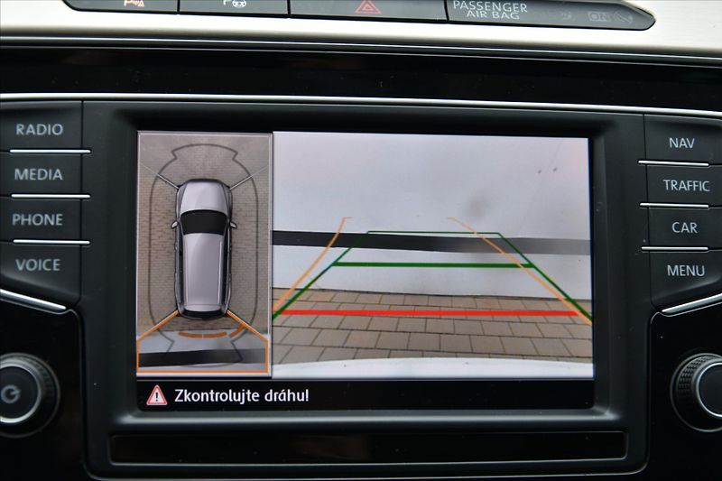 Volkswagen Passat 2.0TDi 140kW 4MOTION HIGHLINE - fotka 18 z 25