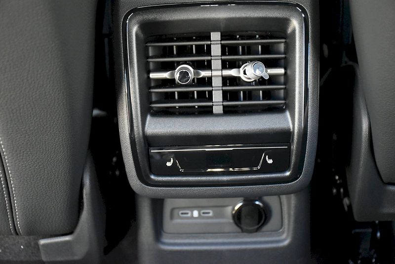 Škoda Kodiaq (2025) SPORTLINE 4X4 TD 142/2.0 A7A - fotka 38 z 43