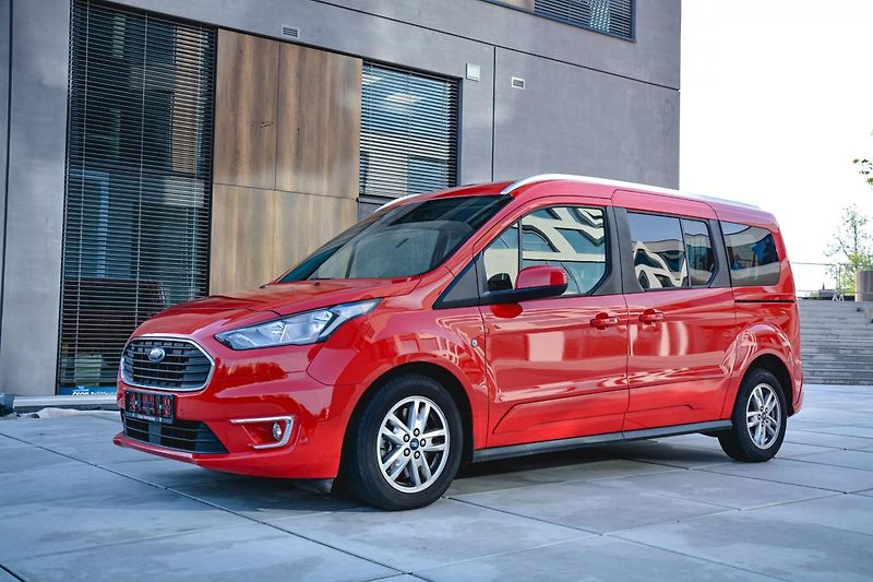Ford Tourneo Connect (2020) Grand 1.5 TDCI TITANIUM PANORA - fotka 1 z 58