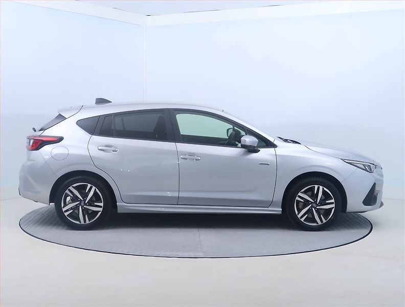Subaru Impreza (2025) 2.0 e-Boxer - fotka 6 z 15