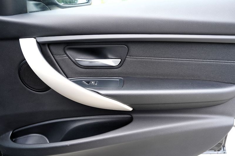 BMW Řada 3 320d automat,EfficientDynamic - fotka 22 z 42