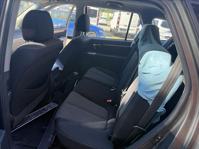 Hyundai Santa Fe 2,2 CRDi - fotka 19 z 25