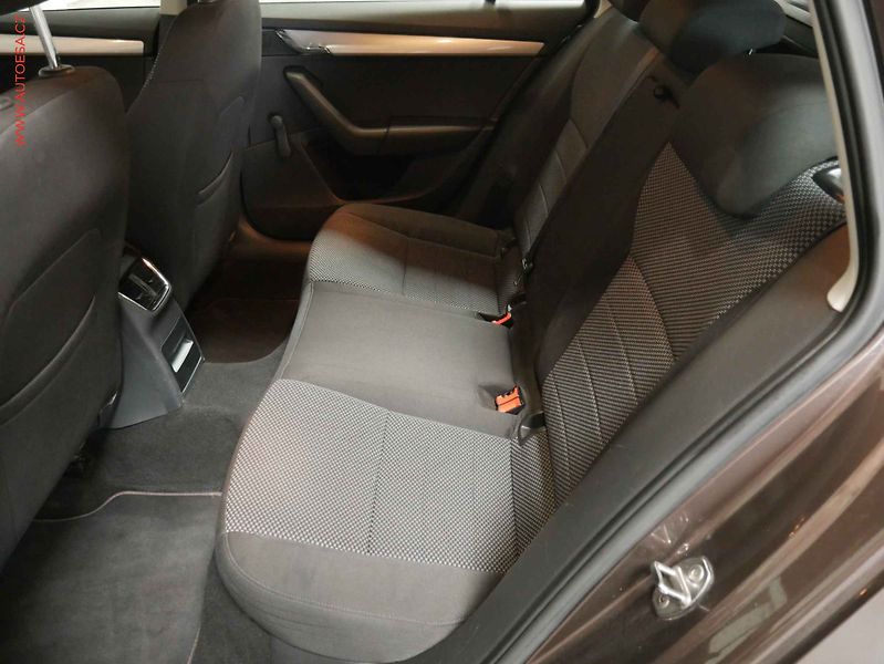 Škoda Octavia (2014) 1.6 TDi, 1.maj, AC, tempo - fotka 10 z 14