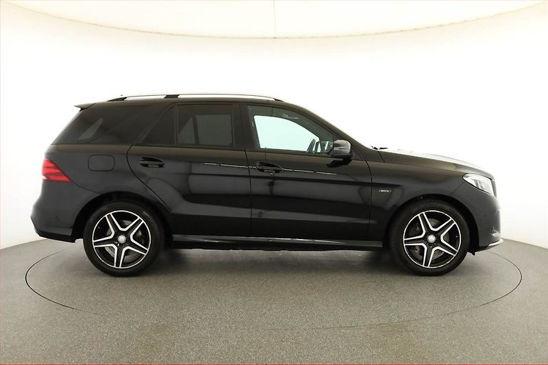 Mercedes-Benz GLE (2016) AMG line 450 AMG, AMG Line - fotka 6 z 21