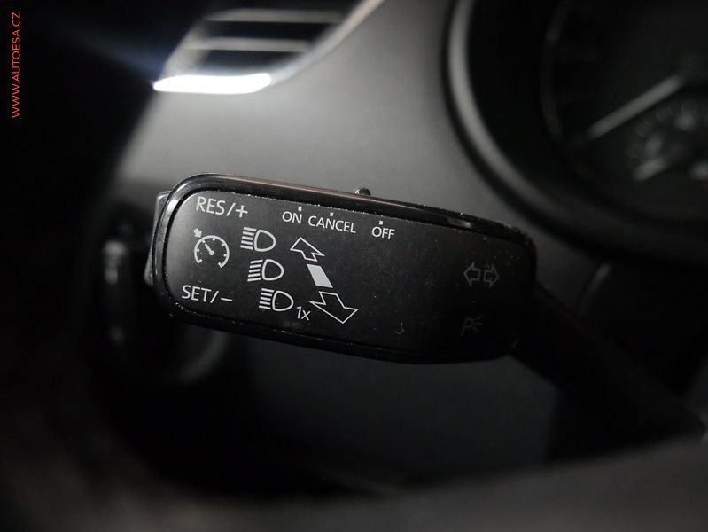 Škoda Octavia (2013) 1.6 TDi, ČR, Sport, bixen, - fotka 16 z 21
