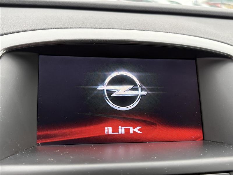 Opel Astra 1,4 iT 103kW,Xenon,Navi,Výhřev - fotka 13 z 32