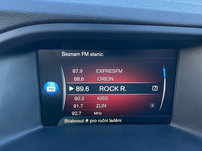 Volvo V60 D3 FWD MOMENTUM - fotka 21 z 30