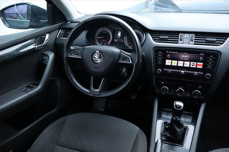 Škoda Octavia (2017) 1.6 TDI, Navi, Tempomat - fotka 7 z 25