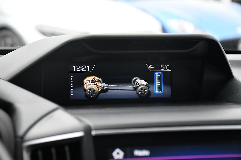 Subaru Forester e-BOXER ACC CARPLAY KAMERA - fotka 33 z 53