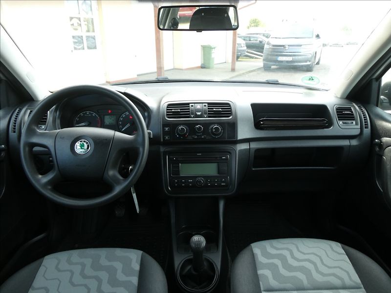 Škoda Fabia 1,4 16V 63kW závěs, serviska - fotka 26 z 41