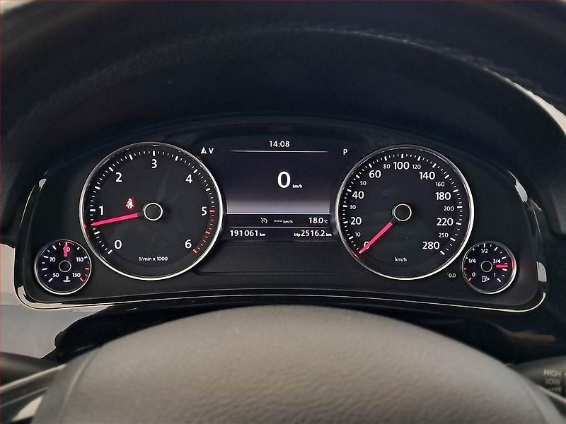 Volkswagen Touareg (2012) 3.0 TDI, 4X4, Automat - fotka 11 z 21