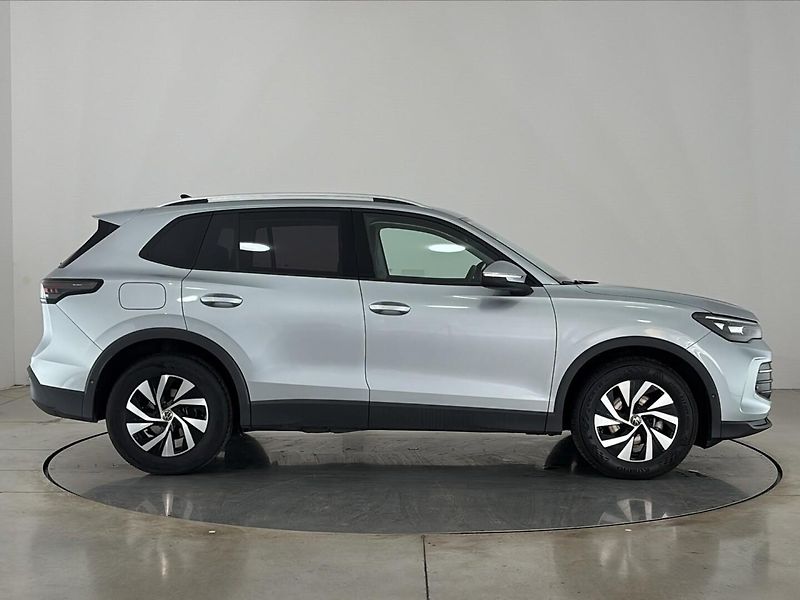 Volkswagen Tiguan People DSG - fotka 16 z 31