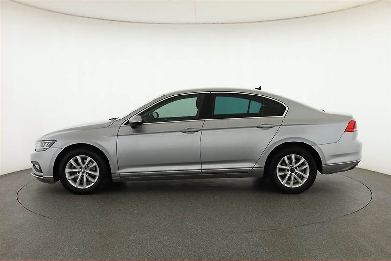 Volkswagen Passat (2019) Comfortline 1.5 TSI, Automat - fotka 3 z 17