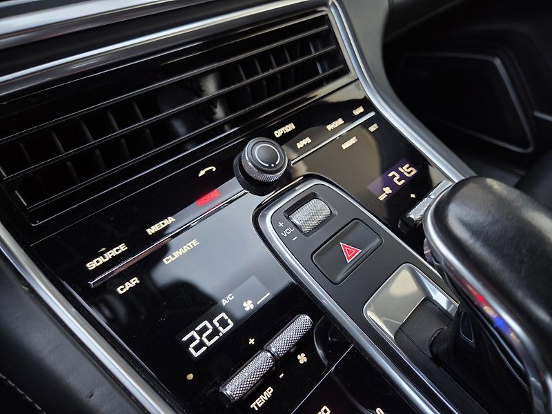 Porsche Panamera TURBO ZÁRUKA APPROVED!!! - fotka 43 z 59