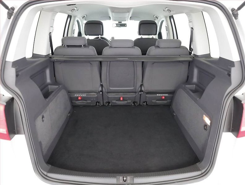 Volkswagen Touran (2013) 1.6 TDI, Automat, Serv.kniha - fotka 18 z 19