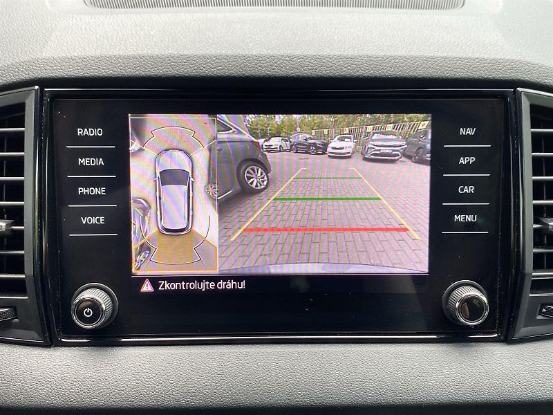 Škoda Karoq (2025) 2.0 TDI 4x4 DSG Sportline - fotka 15 z 39