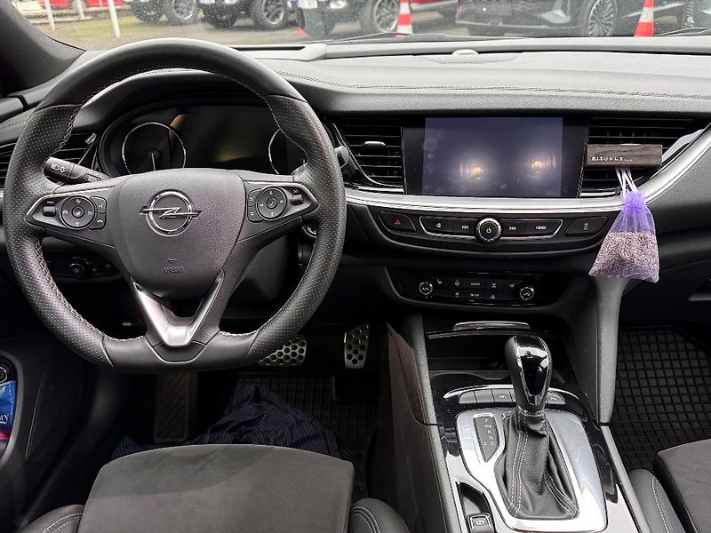 Opel Insignia (2021) ULTIMATE 2.0 CDTI (174k) 8AT - fotka 18 z 45