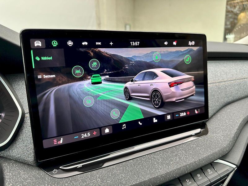 Škoda Octavia (2024) 1.5 TSI 110kW MHEV Top Selecti - fotka 15 z 24